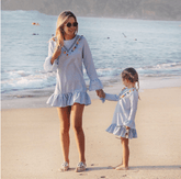 Robe mère fille bleue pour la plage